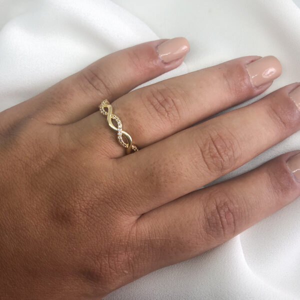 Anel Karlotta Valentina com Zircônias Folheado Ouro 18K