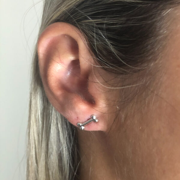 Brinco Osso Karlotta Marley Folheado Rodio Branco