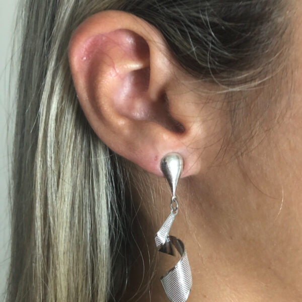 Brinco Karlotta Elisa Folheado Rodio Branco