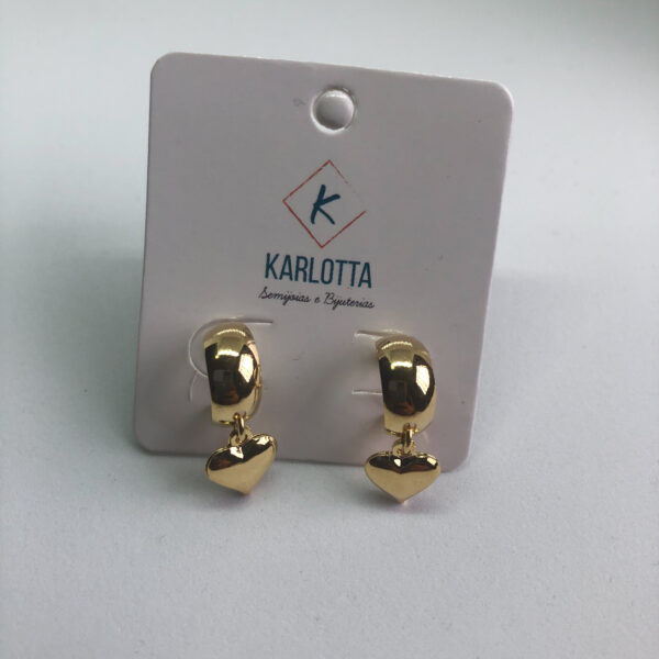 Brinco de Argola Karlotta Júlia com coração Folheado Ouro 18K