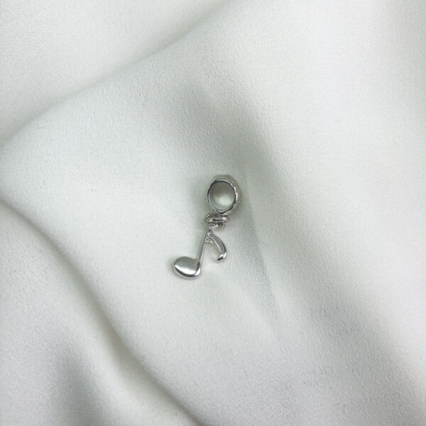 Berloque Karlotta Munique Folheado Rodio Branco