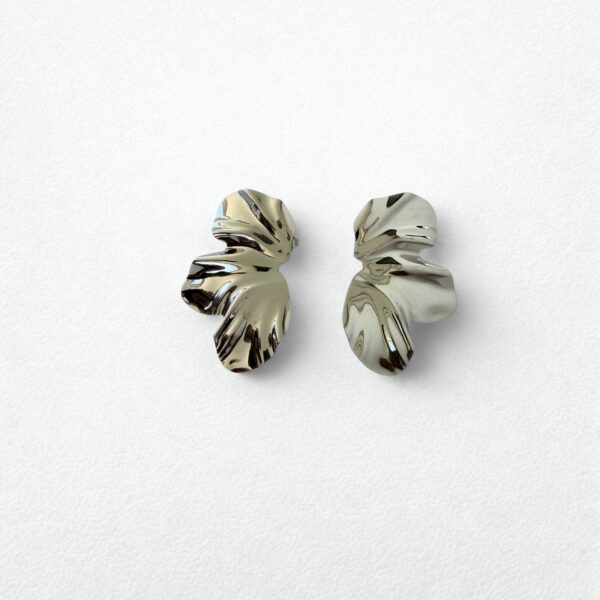 Brinco Karlotta Maria Clara Flor Cortada Banhado a Ródio