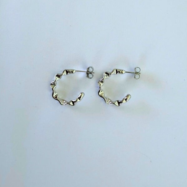 Brinco Karlotta Alane Argola Meia Lua Banhado a Ródio